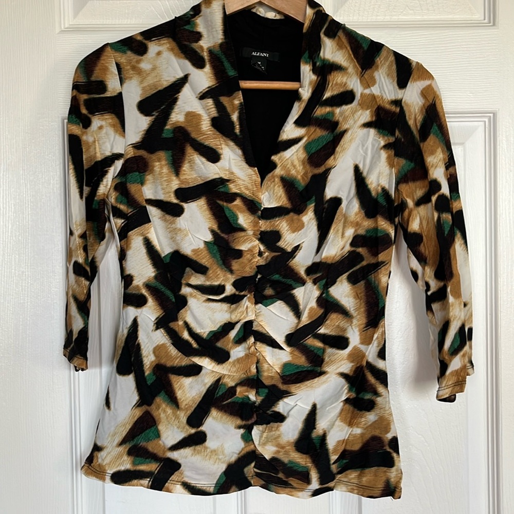 Alfani V neck pullover blouse